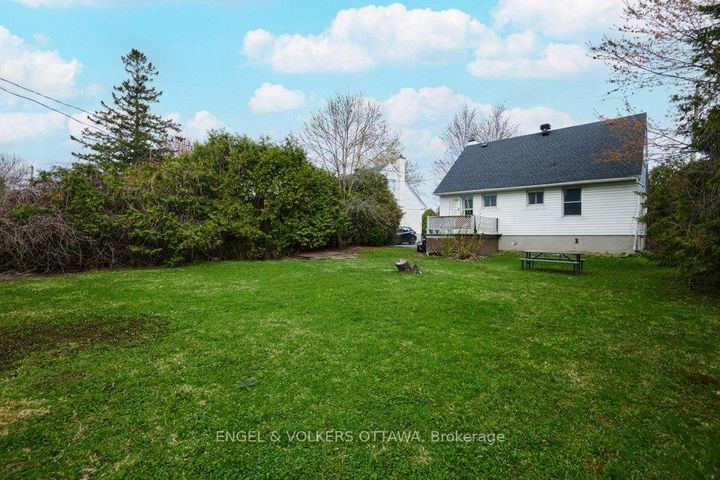 Photo 31 at 36 Argue Drive, Nepean (Borden Farm/Stewart Farm/Carleton Heights/Parkwood Hills), Ottawa