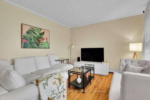 Photo 7 at 36 Argue Drive, Nepean (Borden Farm/Stewart Farm/Carleton Heights/Parkwood Hills), Ottawa