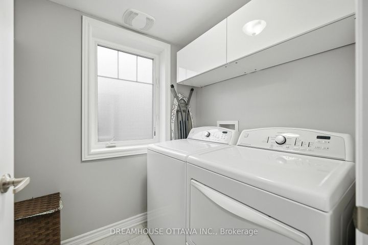 Photo 5 at 124 Pennant Avenue, Nepean (Half Moon Bay), Ottawa