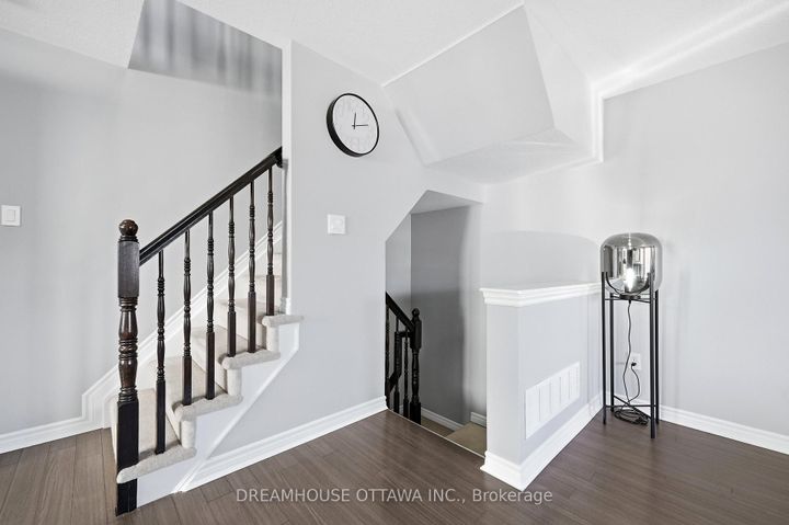 Photo 7 at 124 Pennant Avenue, Nepean (Half Moon Bay), Ottawa