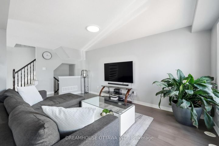 Photo 14 at 124 Pennant Avenue, Nepean (Half Moon Bay), Ottawa