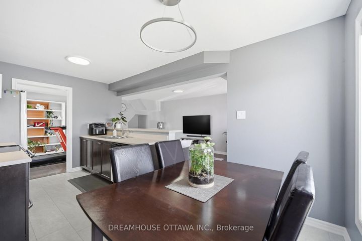 Photo 24 at 124 Pennant Avenue, Nepean (Half Moon Bay), Ottawa