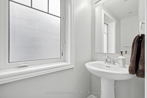Photo 4 at 124 Pennant Avenue, Nepean (Half Moon Bay), Ottawa