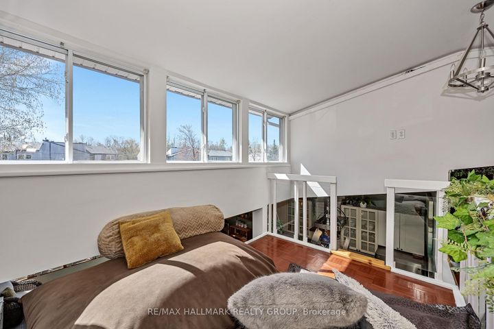 Photo 15 at 35 Benlea Drive, Nepean (Tanglewood), Ottawa