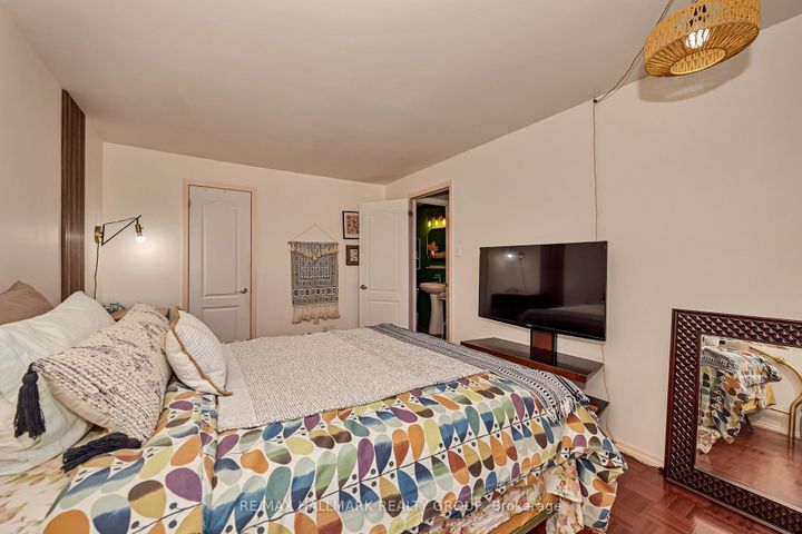 Photo 21 at 35 Benlea Drive, Nepean (Tanglewood), Ottawa