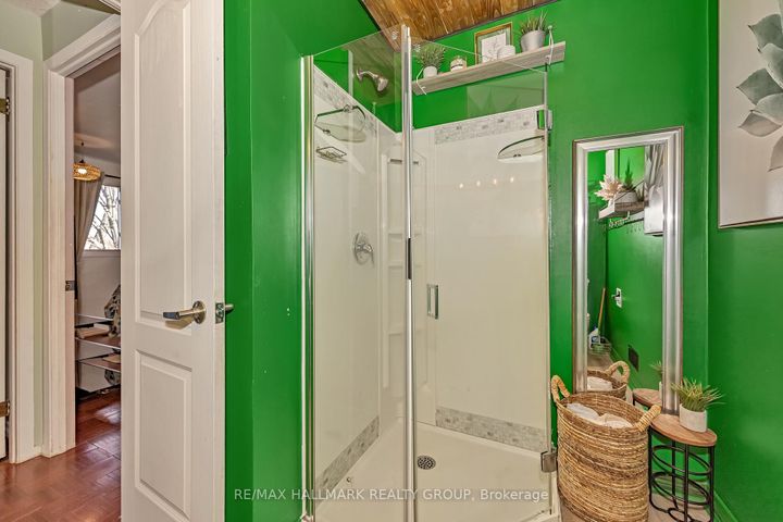 Photo 26 at 35 Benlea Drive, Nepean (Tanglewood), Ottawa