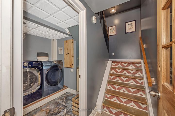 Photo 33 at 35 Benlea Drive, Nepean (Tanglewood), Ottawa