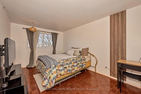 Photo 20 at 35 Benlea Drive, Nepean (Tanglewood), Ottawa