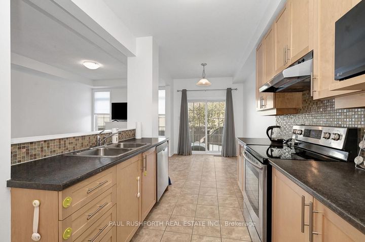 Photo 9 at 606 Pamplona Private, Nepean (Stonebridge), Ottawa