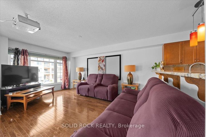 Photo 10 at 369 Citiplace Drive, Nepean (Merivale Industrial Park/Citiplace), Ottawa