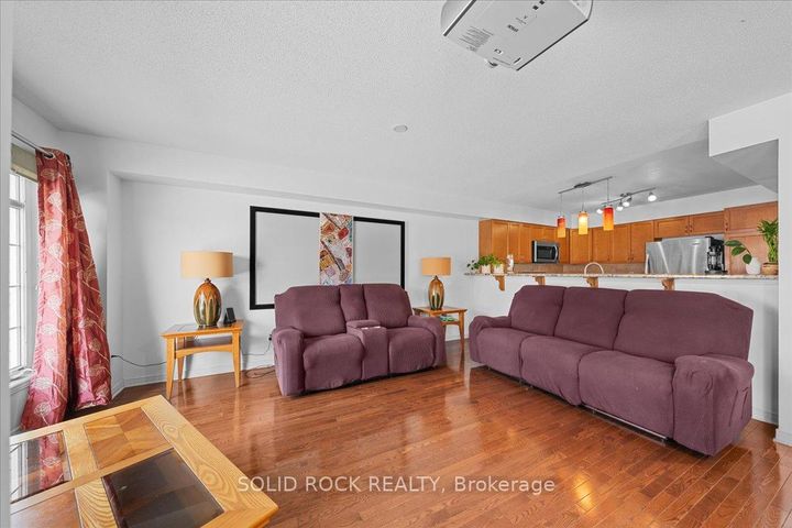 Photo 11 at 369 Citiplace Drive, Nepean (Merivale Industrial Park/Citiplace), Ottawa