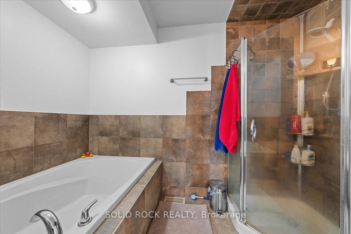Photo 20 at 369 Citiplace Drive, Nepean (Merivale Industrial Park/Citiplace), Ottawa