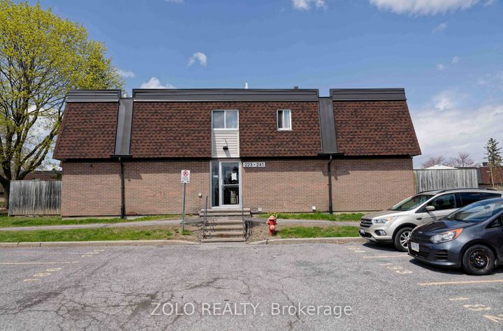 Photo 0 at 59 - 241 Ridgepark Private, Nepean (Meadowlands/Crestview), Ottawa