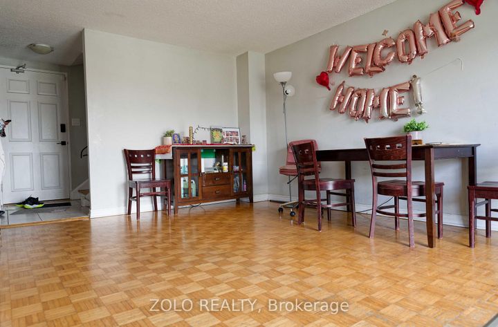 Photo 2 at 59 - 241 Ridgepark Private, Nepean (Meadowlands/Crestview), Ottawa
