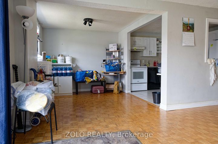 Photo 5 at 59 - 241 Ridgepark Private, Nepean (Meadowlands/Crestview), Ottawa