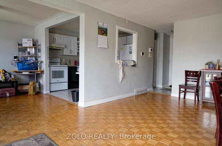 Photo 7 at 59 - 241 Ridgepark Private, Nepean (Meadowlands/Crestview), Ottawa