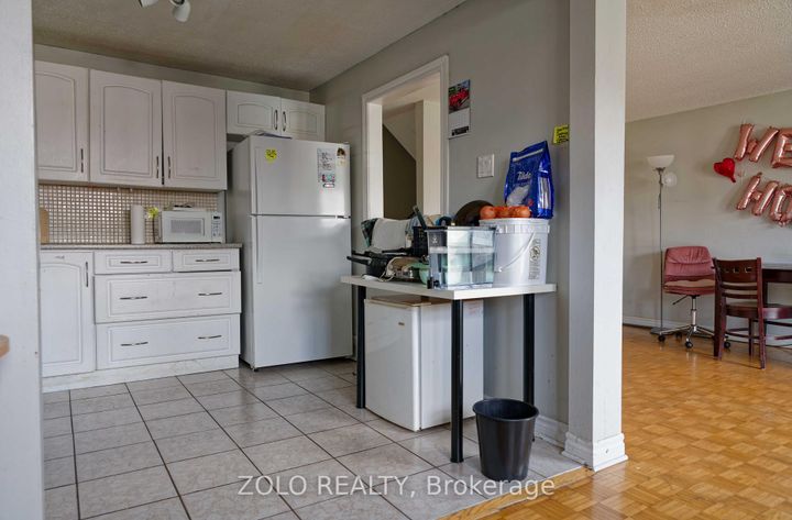 Photo 9 at 59 - 241 Ridgepark Private, Nepean (Meadowlands/Crestview), Ottawa