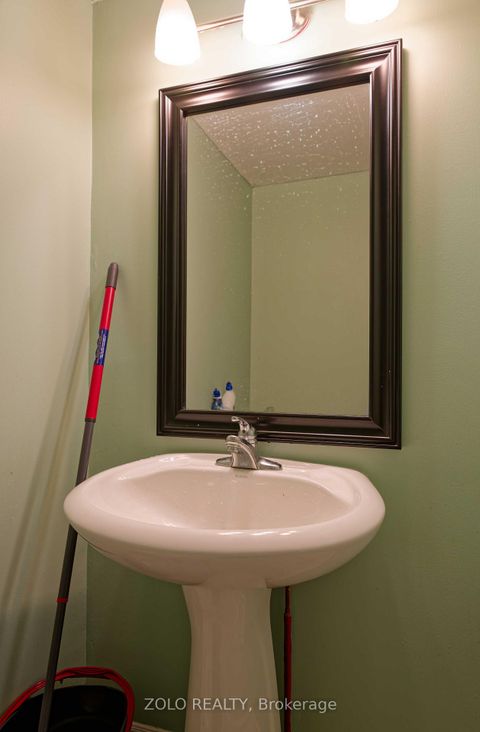 Photo 11 at 59 - 241 Ridgepark Private, Nepean (Meadowlands/Crestview), Ottawa