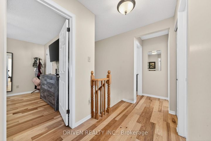 Photo 13 at 30 Peacock Crescent, Nepean (Cedargrove/Fraserdale), Ottawa