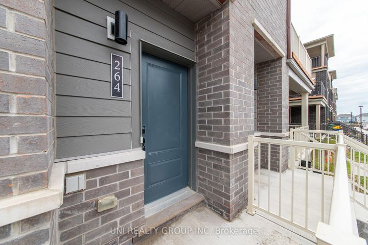 Photo 3 at 264 ANYOLITE Private, Nepean (Heritage Park), Ottawa