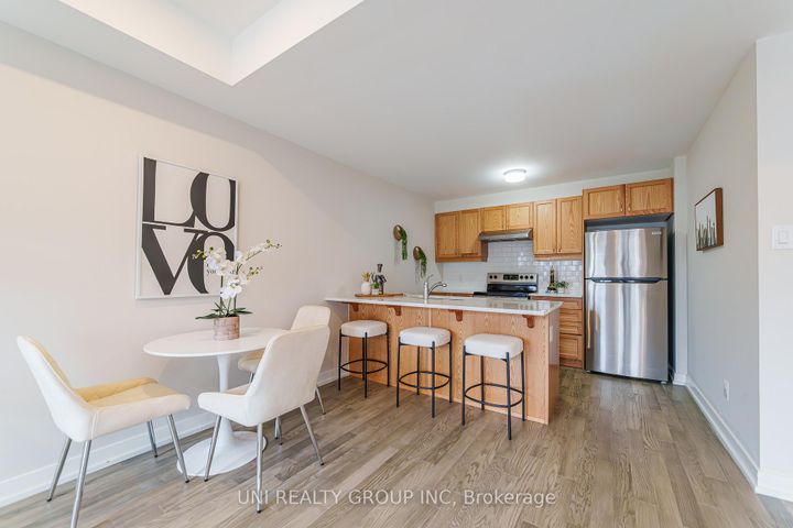 Photo 11 at 264 ANYOLITE Private, Nepean (Heritage Park), Ottawa