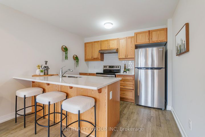 Photo 12 at 264 ANYOLITE Private, Nepean (Heritage Park), Ottawa