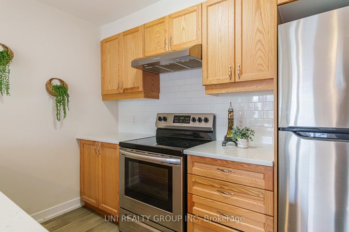 Photo 14 at 264 ANYOLITE Private, Nepean (Heritage Park), Ottawa
