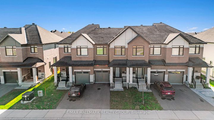 Photo 3 at 262 Darjeeling Avenue, Nepean (Heritage Park), Ottawa