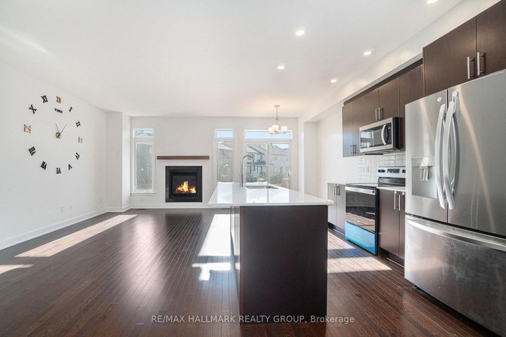 Photo 8 at 262 Darjeeling Avenue, Nepean (Heritage Park), Ottawa