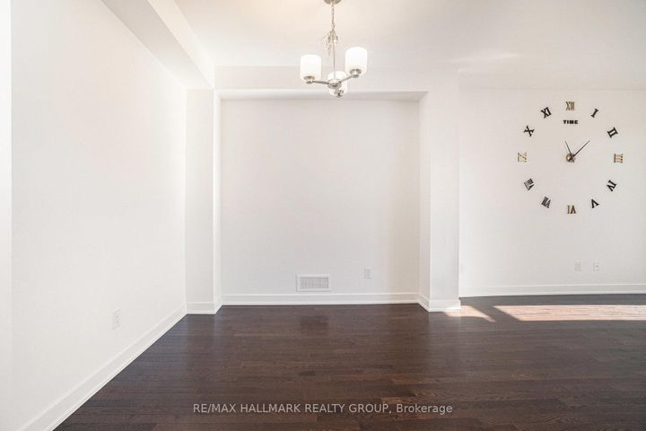 Photo 10 at 262 Darjeeling Avenue, Nepean (Heritage Park), Ottawa