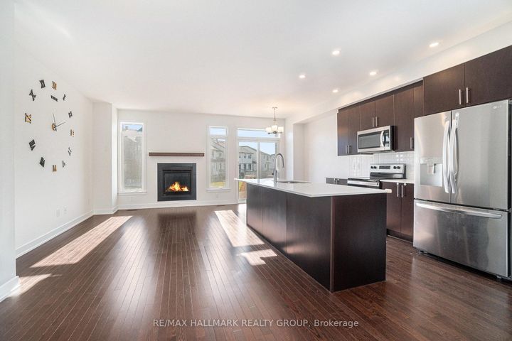 Photo 12 at 262 Darjeeling Avenue, Nepean (Heritage Park), Ottawa