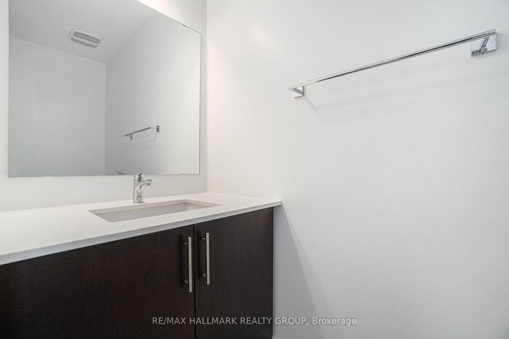 Photo 16 at 262 Darjeeling Avenue, Nepean (Heritage Park), Ottawa