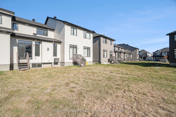 Photo 29 at 262 Darjeeling Avenue, Nepean (Heritage Park), Ottawa