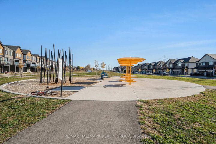 Photo 32 at 262 Darjeeling Avenue, Nepean (Heritage Park), Ottawa