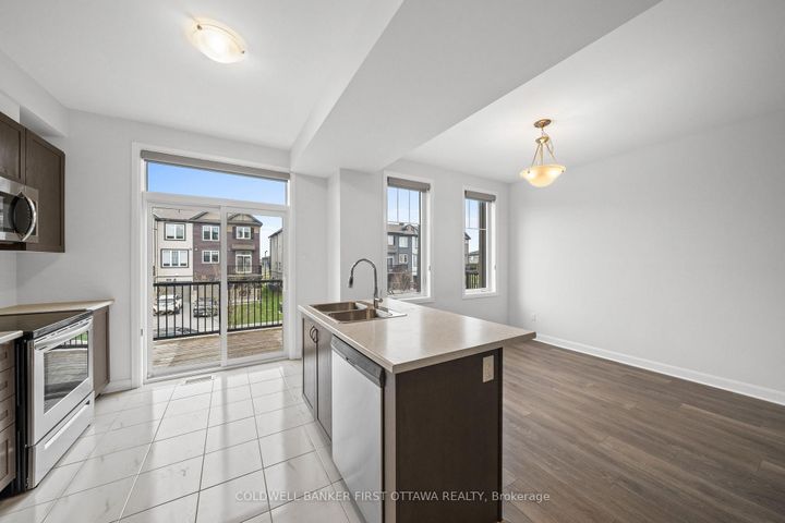 Photo 4 at 511 Clemency Crescent, Nepean (Heritage Park), Ottawa
