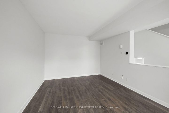 Photo 11 at 511 Clemency Crescent, Nepean (Heritage Park), Ottawa