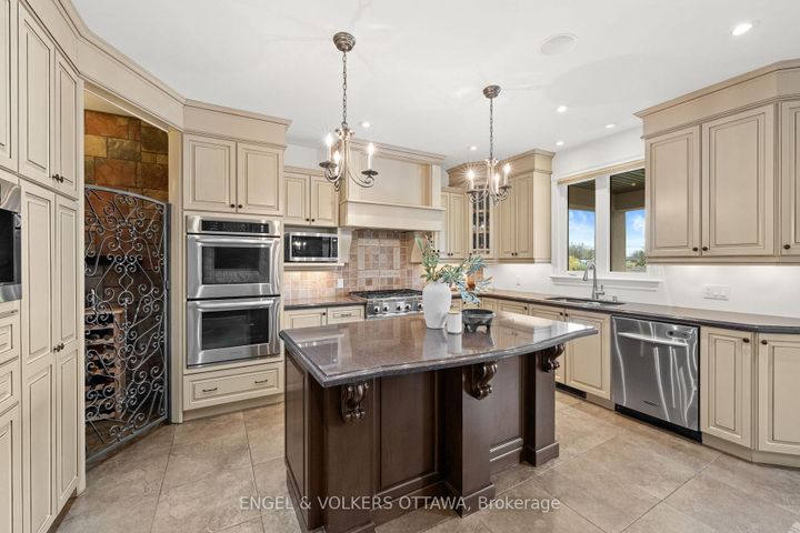 Photo 11 at 25 Winding Way, Nepean (Barrhaven East), Ottawa