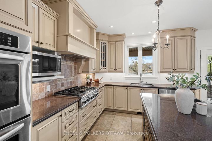 Photo 12 at 25 Winding Way, Nepean (Barrhaven East), Ottawa
