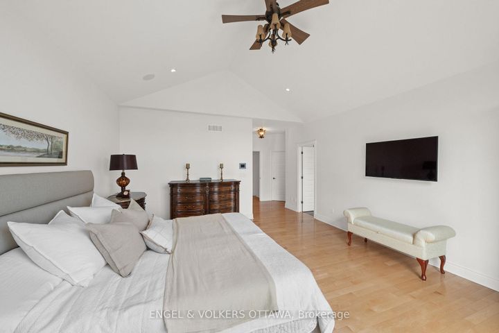 Photo 17 at 25 Winding Way, Nepean (Barrhaven East), Ottawa