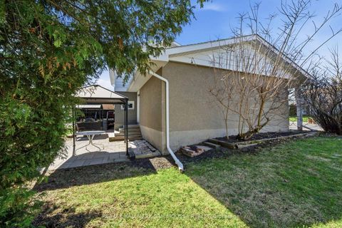 Photo 36 at 46 Seymour Avenue, Nepean (Borden Farm/Stewart Farm/Carleton Heights/Parkwood Hills), Ottawa