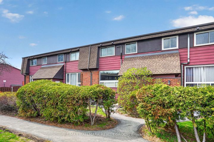 Photo 1 at 7C Banner Road, Nepean (Sheahan Estates/Trend Village), Ottawa