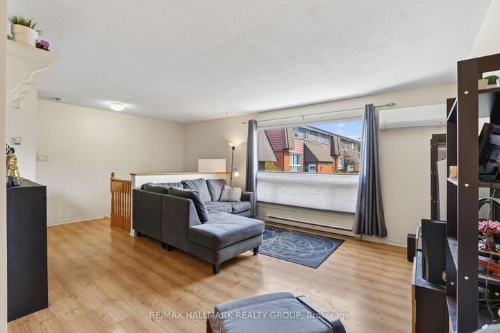 Photo 5 at 7C Banner Road, Nepean (Sheahan Estates/Trend Village), Ottawa