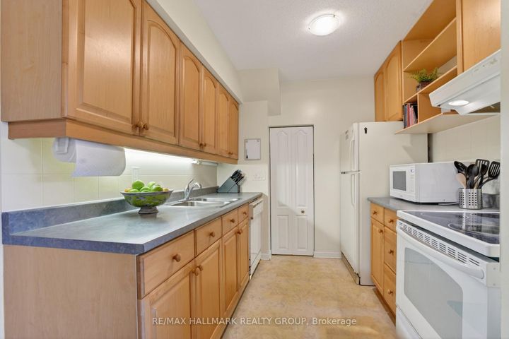 Photo 10 at 7C Banner Road, Nepean (Sheahan Estates/Trend Village), Ottawa