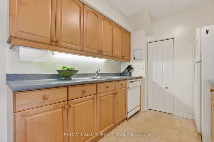 Photo 11 at 7C Banner Road, Nepean (Sheahan Estates/Trend Village), Ottawa