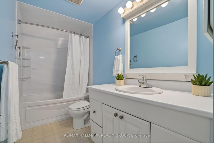 Photo 18 at 7C Banner Road, Nepean (Sheahan Estates/Trend Village), Ottawa