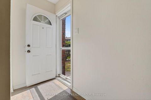 Photo 3 at 7C Banner Road, Nepean (Sheahan Estates/Trend Village), Ottawa