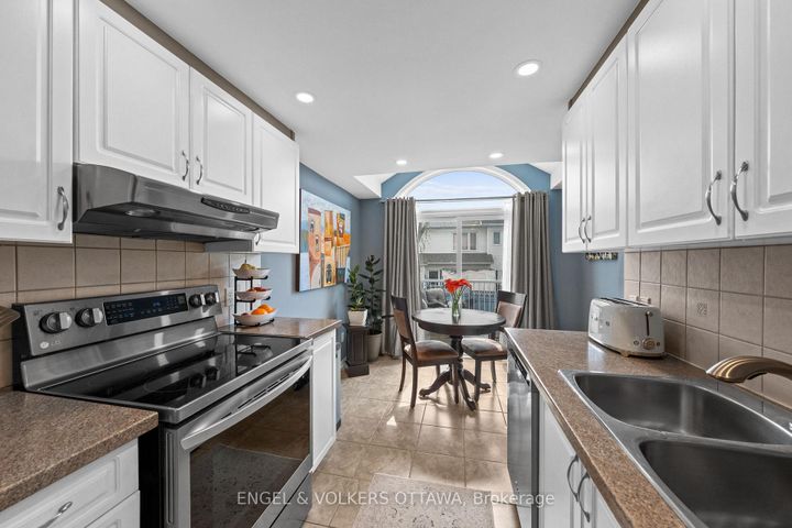 Photo 6 at 162 Sorento Street, Nepean (Strandherd), Ottawa
