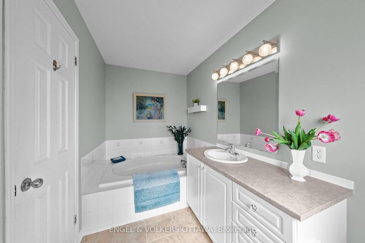 Photo 13 at 162 Sorento Street, Nepean (Strandherd), Ottawa