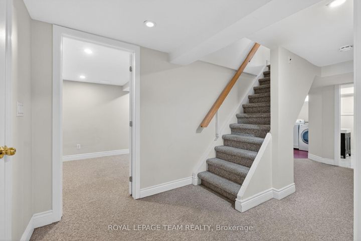 Photo 32 at 98 Canter Boulevard, Nepean (Meadowlands/St. Claire Gardens), Ottawa