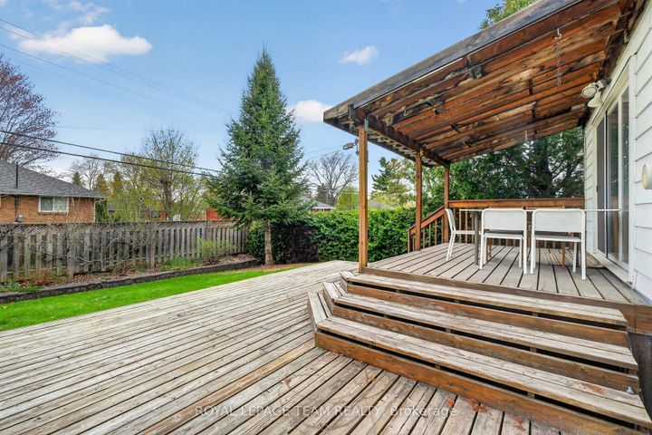 Photo 44 at 98 Canter Boulevard, Nepean (Meadowlands/St. Claire Gardens), Ottawa